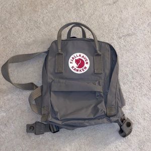 COPY - GRAY Fjallraven Kanken Backpack